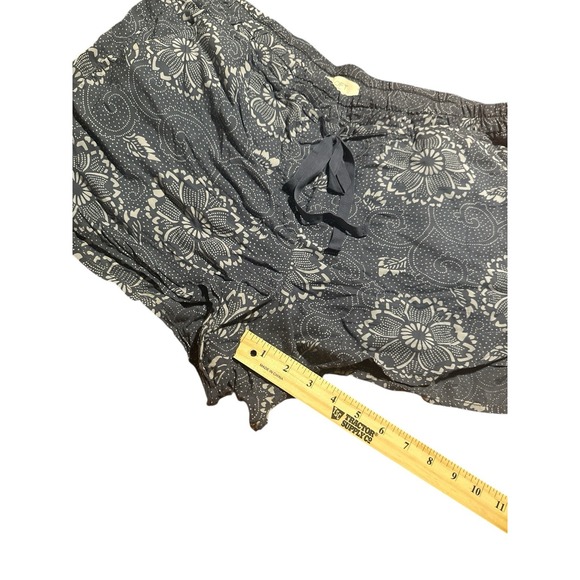 Women's Loft Running Shorts Blue Floral Print Pockets‎ Light Weight Size Large - Picture 5 of 5